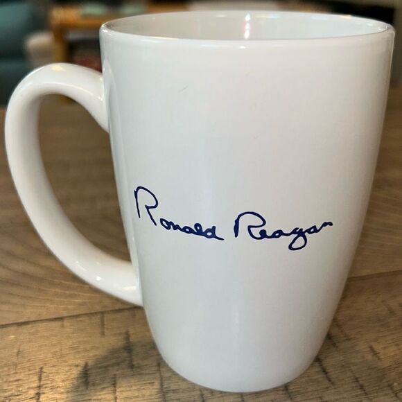 🇺🇸 Ronald Reagan 💯 Centennial Celebration 🥳 Signature🖊️Mug🍵Sturdy & Solid - Picture 5 of 17
